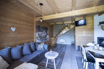 Фото номера Two-Bedroom Deluxe Chalet Kluszkowce Лоджи Domki letniskowe całoroczne г. Mizerna 8