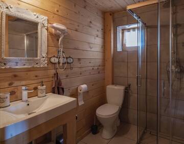 Фото номера Two-Bedroom Deluxe Chalet Kluszkowce Лоджи Domki letniskowe całoroczne г. Mizerna 6