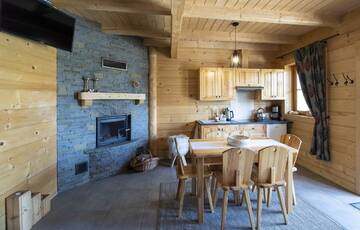 Фото номера Two-Bedroom Deluxe Chalet Kluszkowce Лоджи Domki letniskowe całoroczne г. Mizerna 11